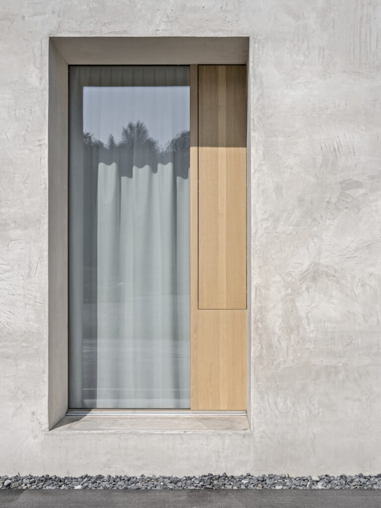 Fensterdetail des Bürogebäudes Emmenweid in der Schweiz